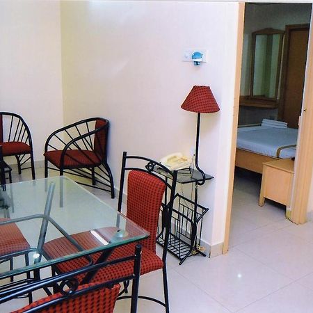 Hotel Padmini Residency Hyderabad Exterior photo