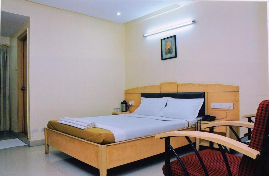 Hotel Padmini Residency Hyderabad Exterior photo