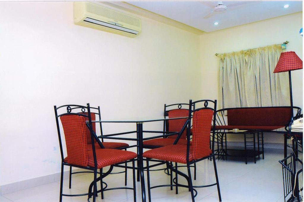 Hotel Padmini Residency Hyderabad Exterior photo