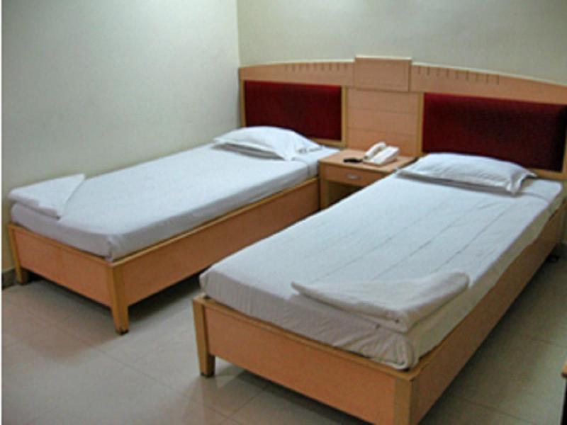 Hotel Padmini Residency Hyderabad Exterior photo