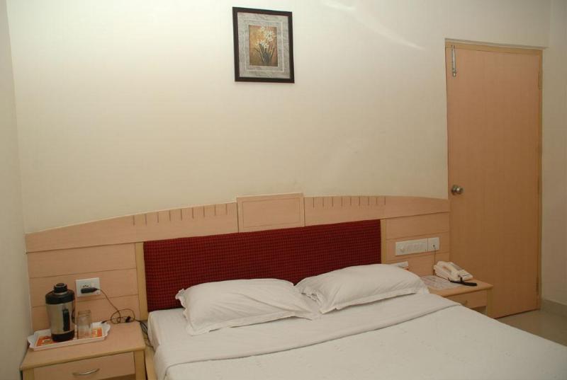 Hotel Padmini Residency Hyderabad Exterior photo