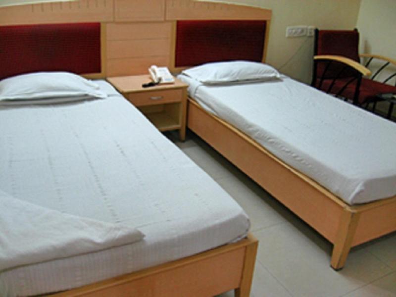 Hotel Padmini Residency Hyderabad Exterior photo